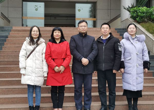 校友4_副本_副本.jpg 校友4_副本_副本.jpg